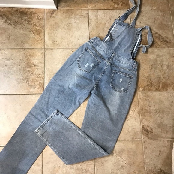 💋Unique Distressed/Embroidered Overalls - Picture 7 of 12